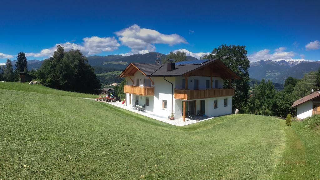 Ferienwohnungen Schlosshaeusl San Lorenzo di Sebato Exterior foto
