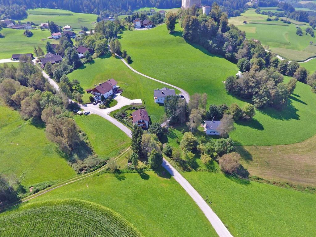 Ferienwohnungen Schlosshaeusl San Lorenzo di Sebato Exterior foto